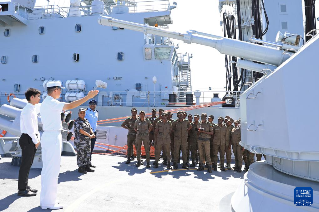 中国海军第45批护航编队结束对莫桑比克友好访问