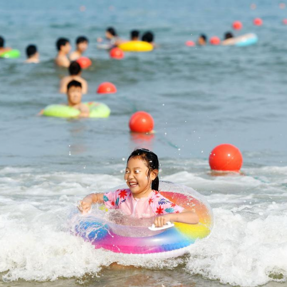 山东青岛：乐在海水浴场