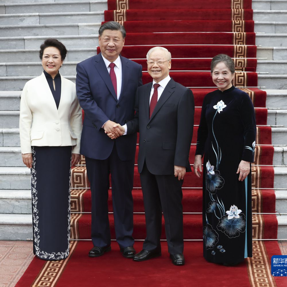 习近平同越共中央总书记阮富仲举行会谈 