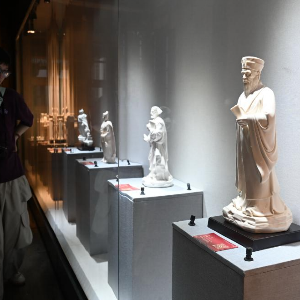 百余件德化陶瓷工艺美术作品亮相福州