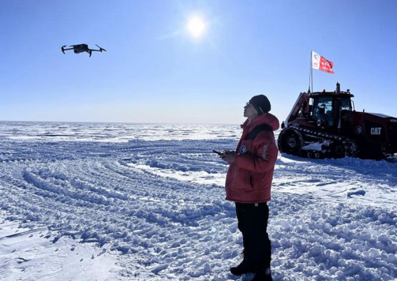 无人机在我国南极内陆考察中大显身手 