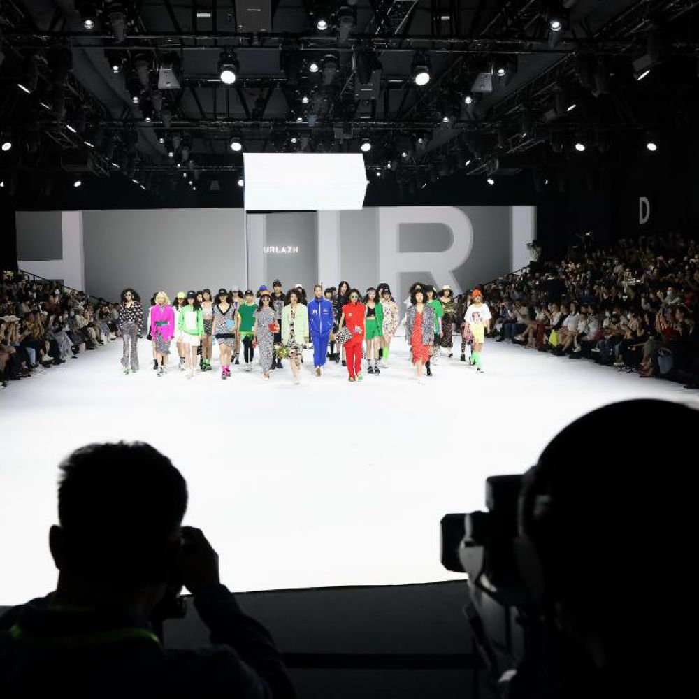 上海时装周发布URLAZH有兰2022春夏系列时装