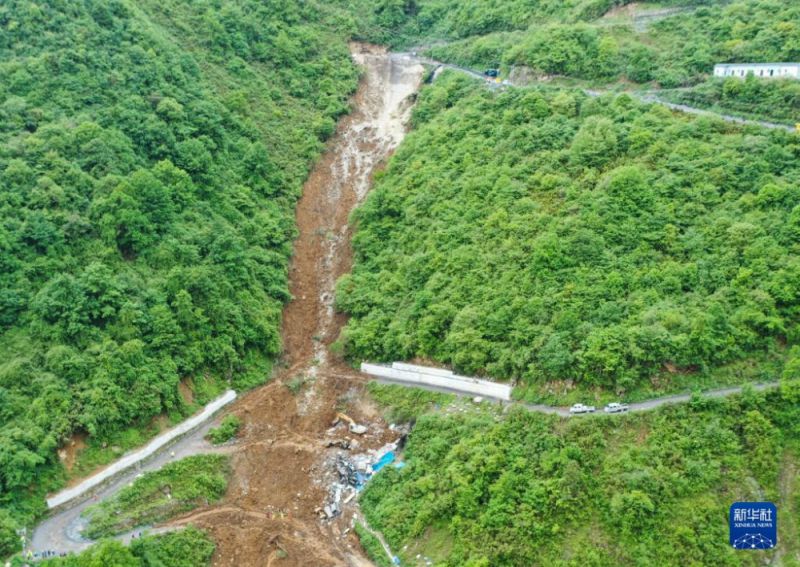 四川乐山金口河发生高位山体垮塌造成19人遇难 