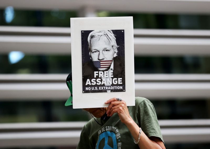 全球连线|英国民众示威呼吁不要将阿桑奇引渡至美国