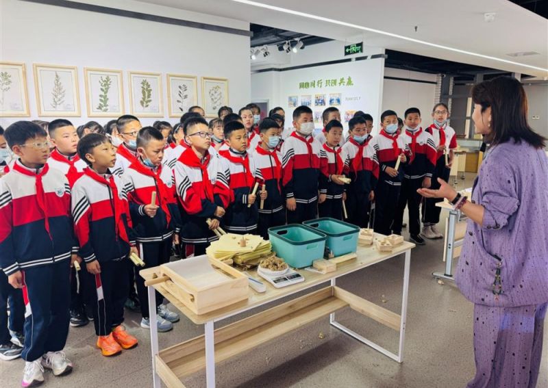 内蒙古爱草园：一堂别开生面的“艾草公开课”