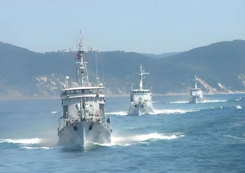 中国海警舰艇编队7月3日在我钓鱼岛领海巡航