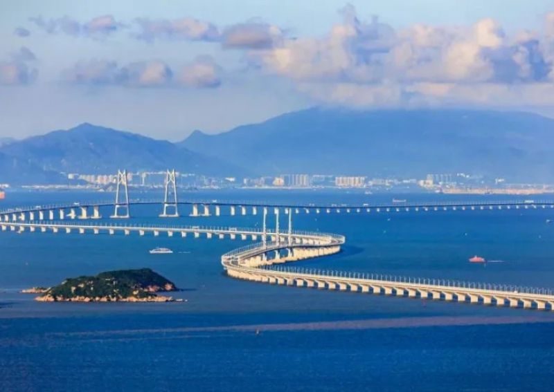 上半年经港珠澳大桥进出口总值超千亿元