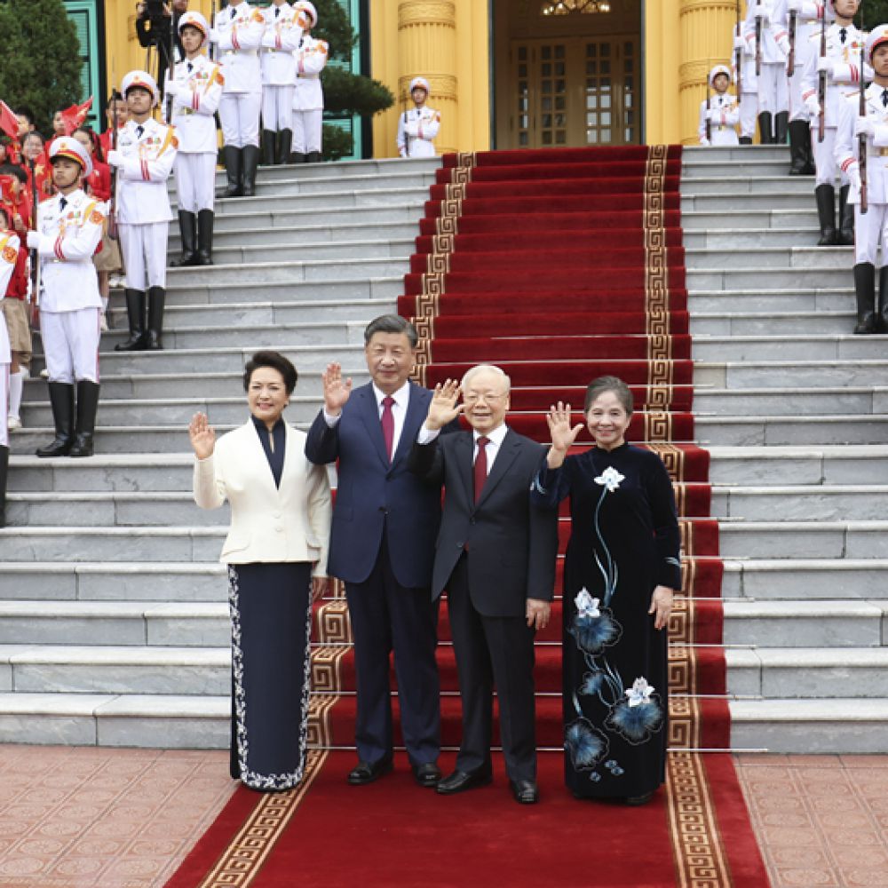 习近平同越共中央总书记阮富仲举行会谈 