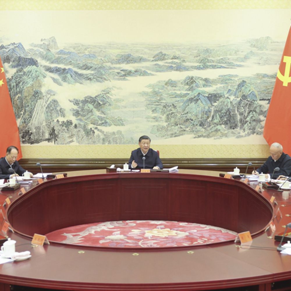 习近平同全国妇联新一届领导班子成员集体谈话 