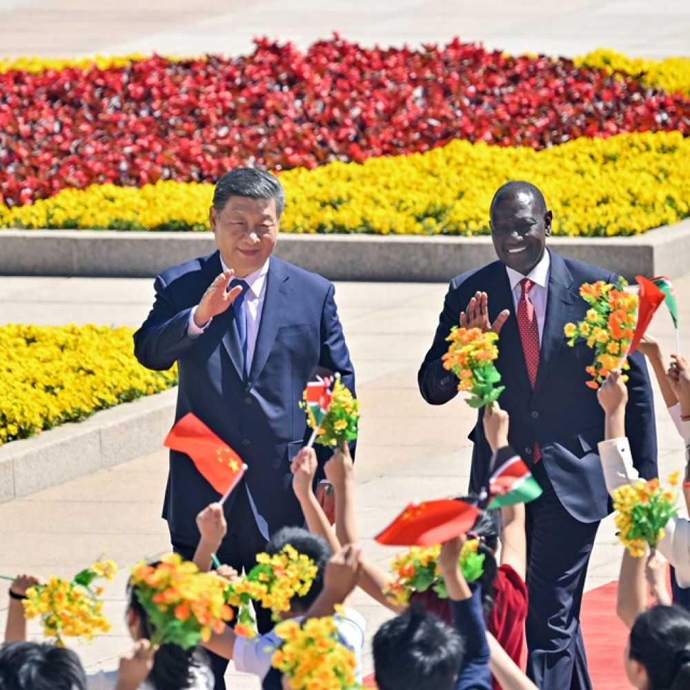 习近平同肯尼亚总统鲁托会谈
