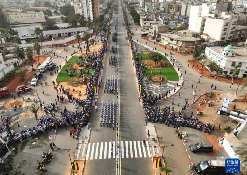 塞内加尔举行阅兵式庆祝独立63周年 
