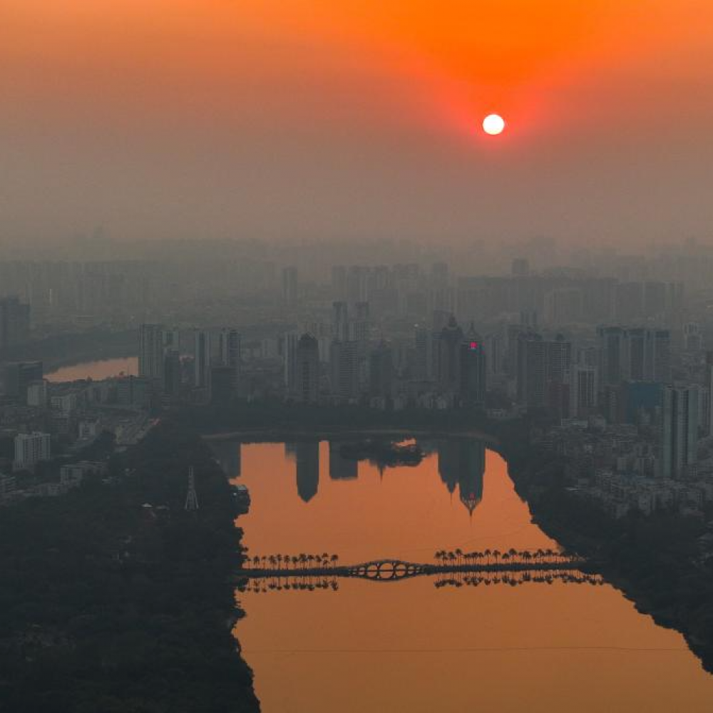 连日来，广西南宁市持续晴好天气，气候宜人。