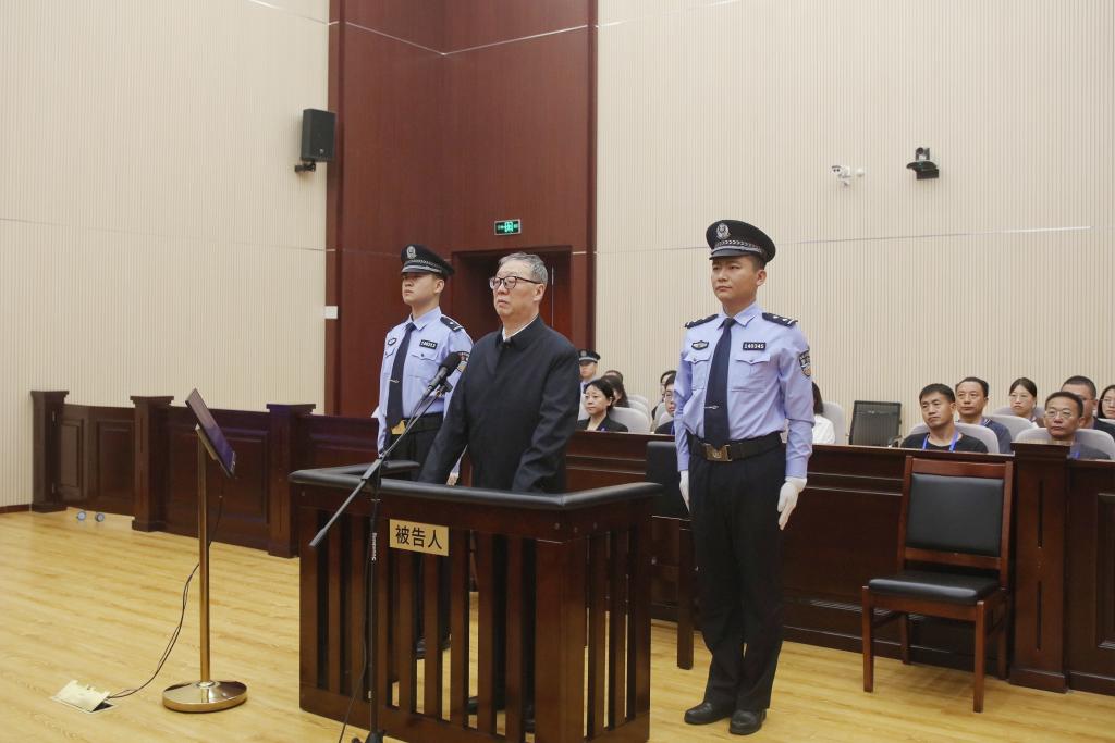 第十四届全国人大常委会原委员、监察和司法委员会原副主任委员，台盟中央原常务副主席李钺锋受贿案一审宣判